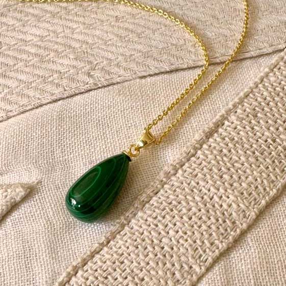 Hera polished stone pendant necklace with pear-shaped malachite on 22k gold plated brass chain