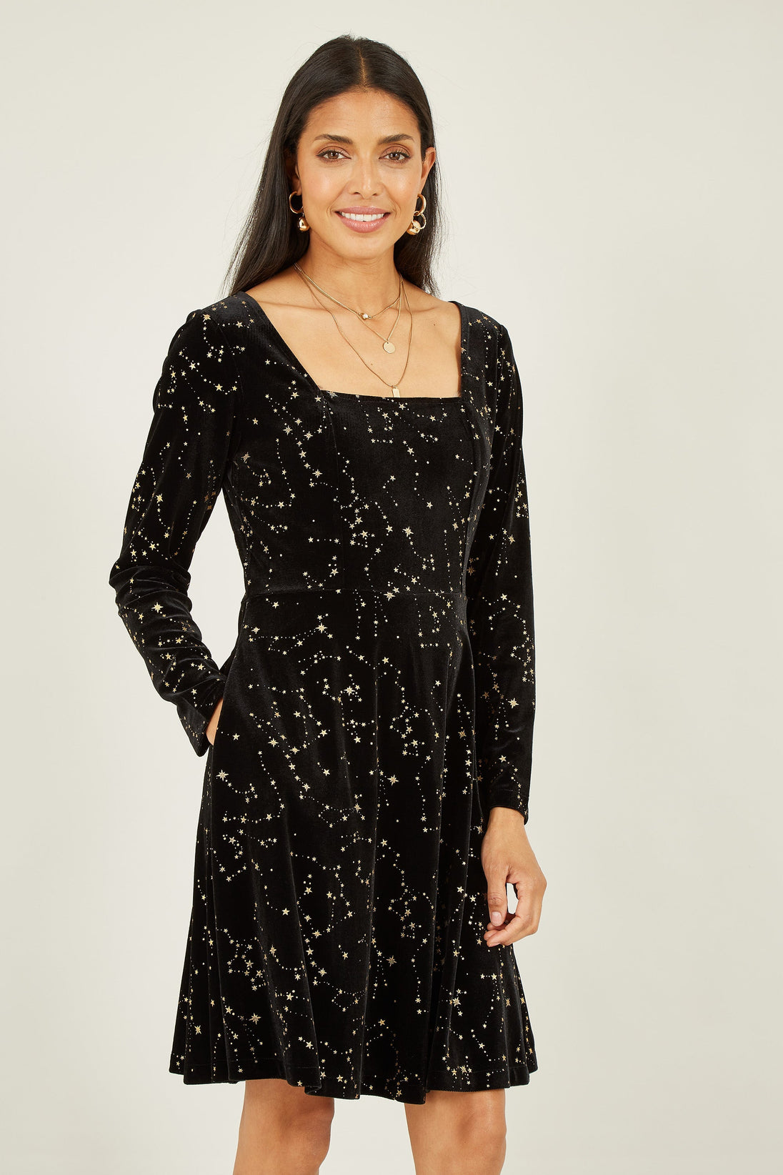 Black Star Foil Print Long Sleeve Skater Dress - Ezeyor