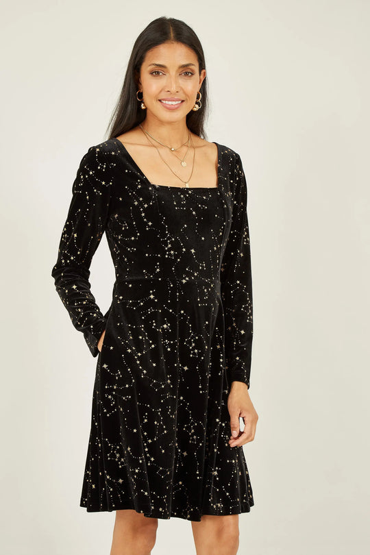 Black Star Foil Print Long Sleeve Skater Dress - Ezeyor