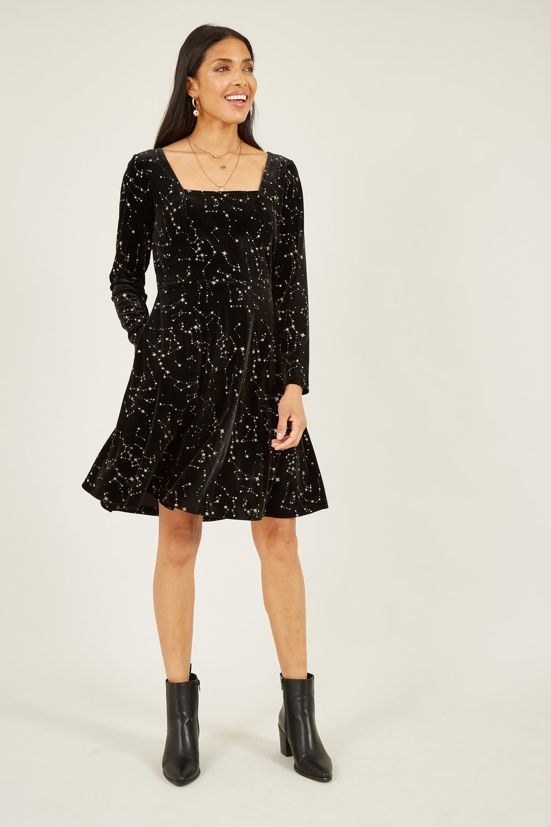 Black Star Foil Print Long Sleeve Skater Dress - Ezeyor