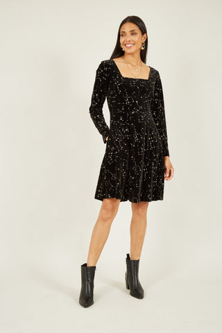 Black Star Foil Print Long Sleeve Skater Dress - Ezeyor