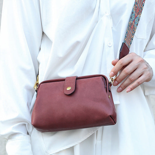 Refined First-Layer Cowhide Leather Crossbody Bag