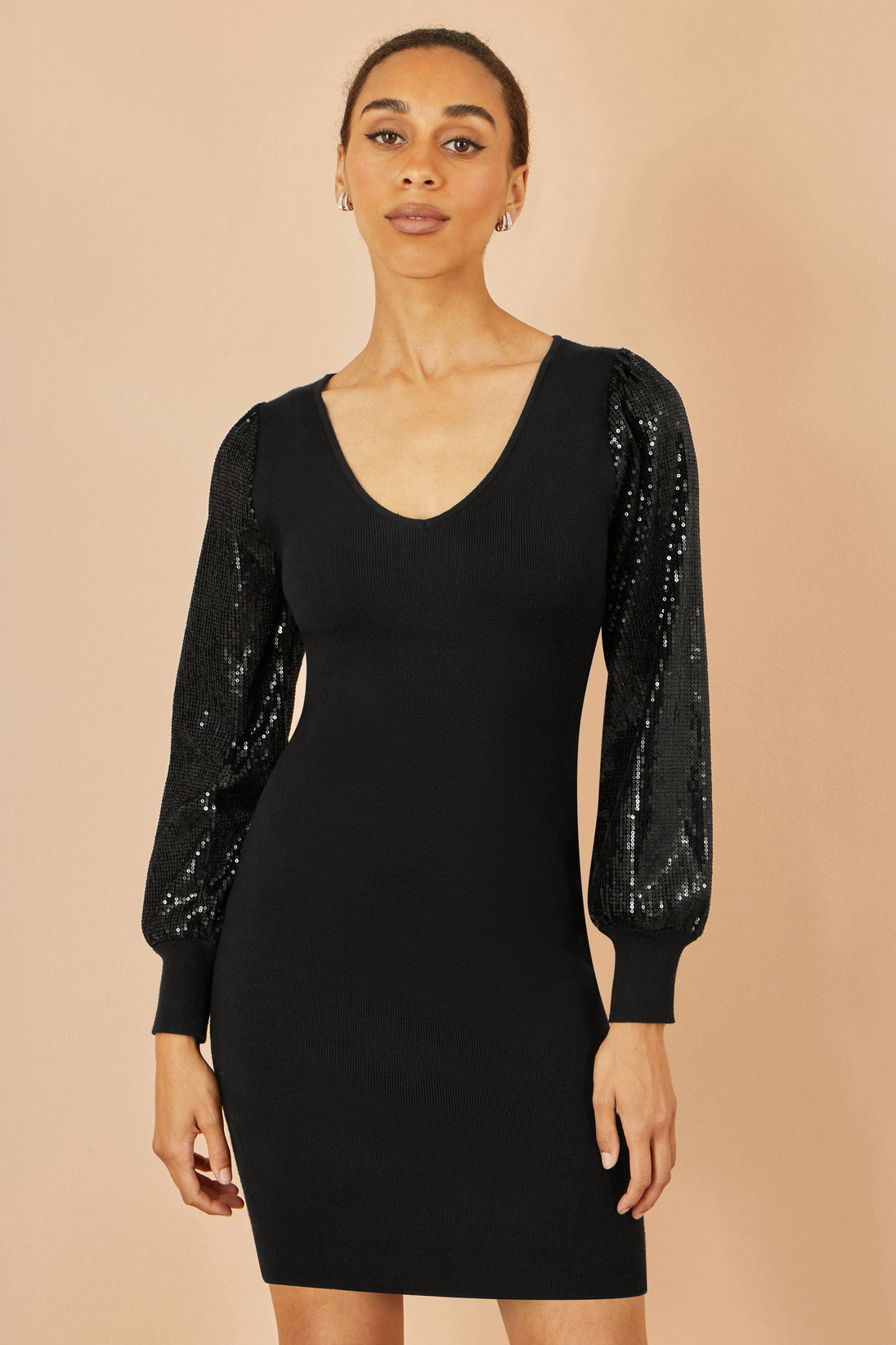 Black Knitted Fitted Dress With Sequin Sleeves - Ezeyor