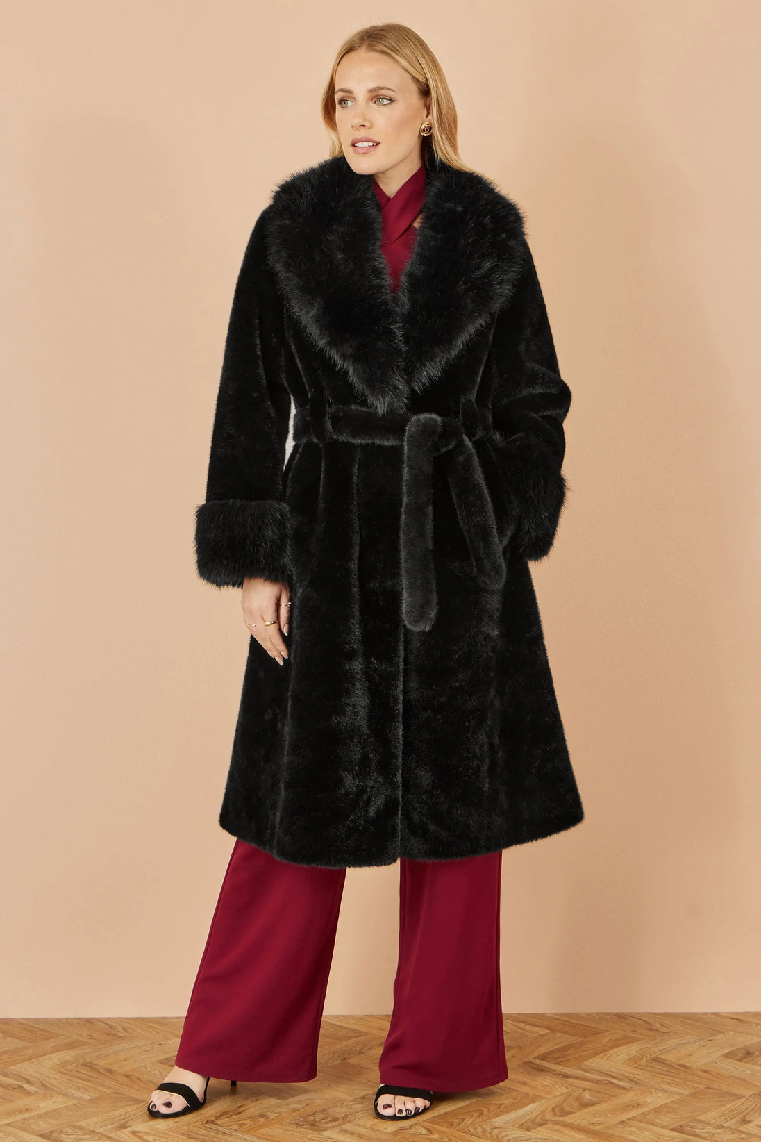 Black Wrap Faux Fur Coat With Oversize Collar - Ezeyor