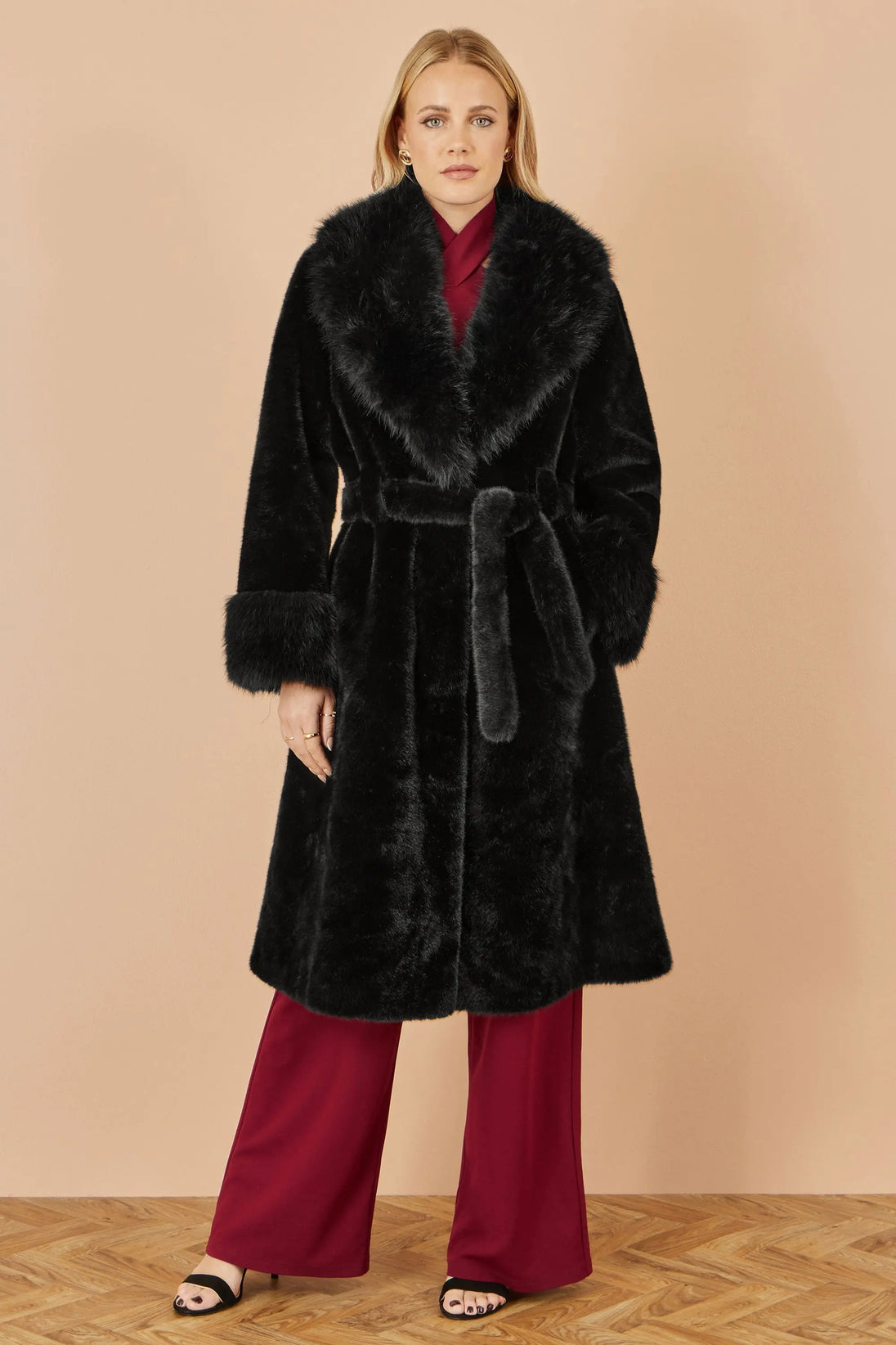 Black Wrap Faux Fur Coat With Oversize Collar - Ezeyor