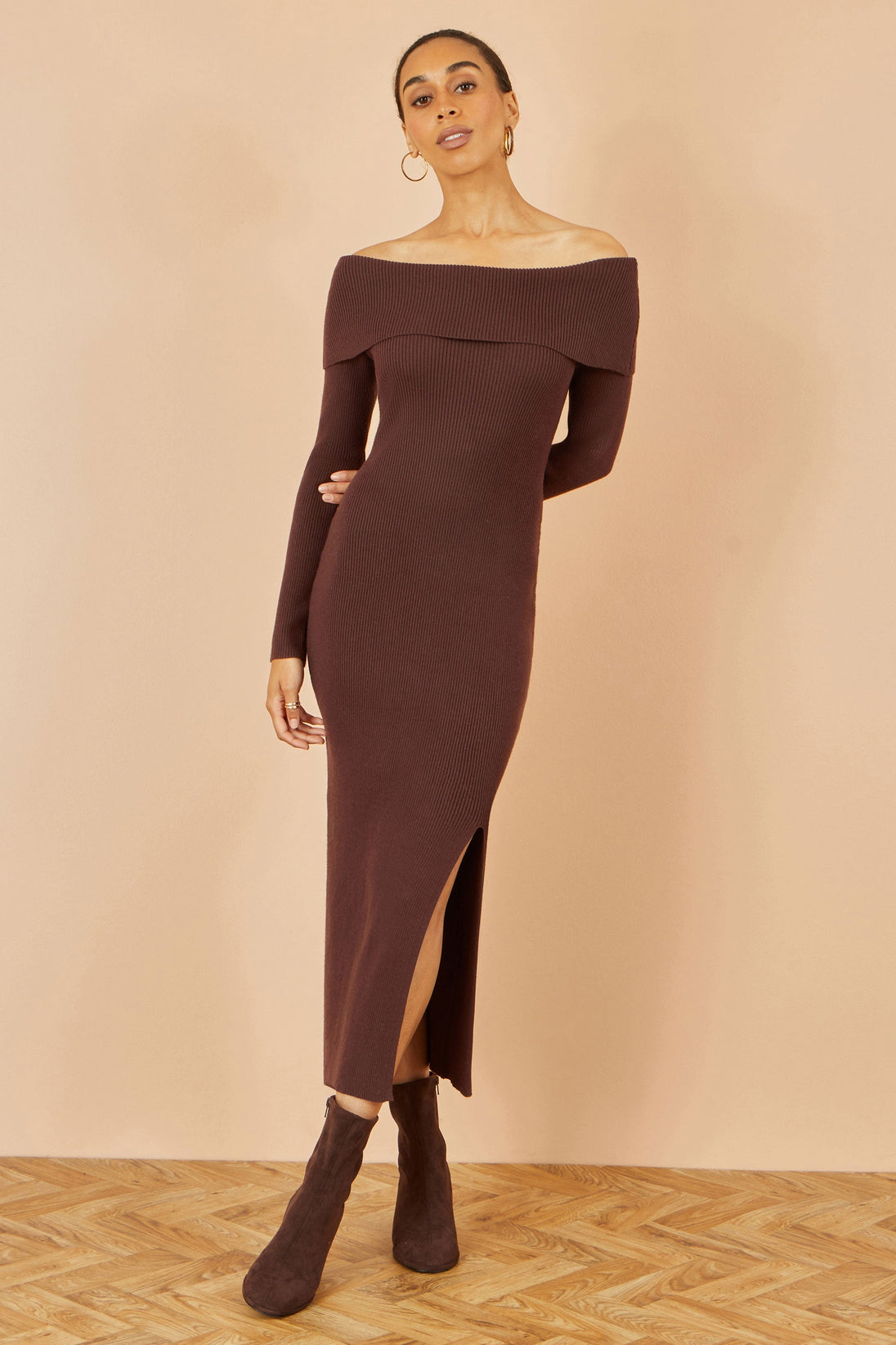 Yumi Brown Bardot fitted knitted midi dress with split hem and long sleeves