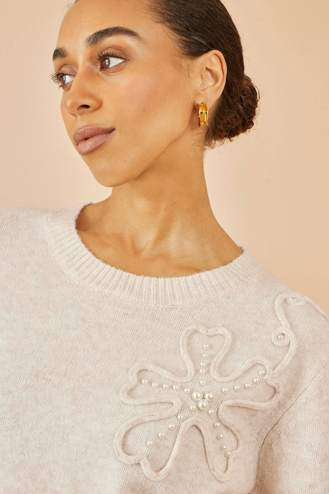 Oatmeal Knitted Jumper With Floral Applique Yumi