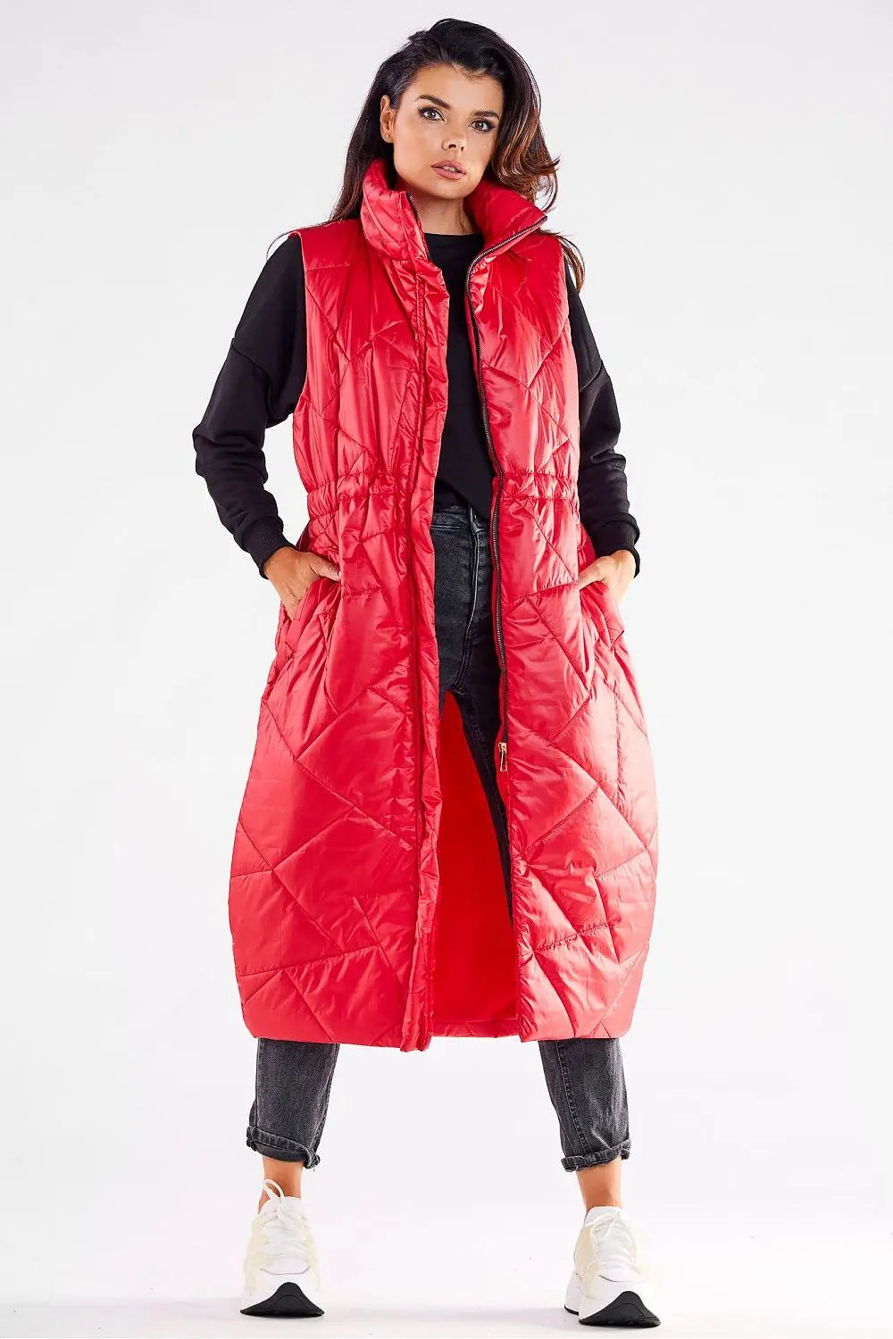 Stylish women's oversized red quilted vest with zipper and adjustable waist for autumn fashion
